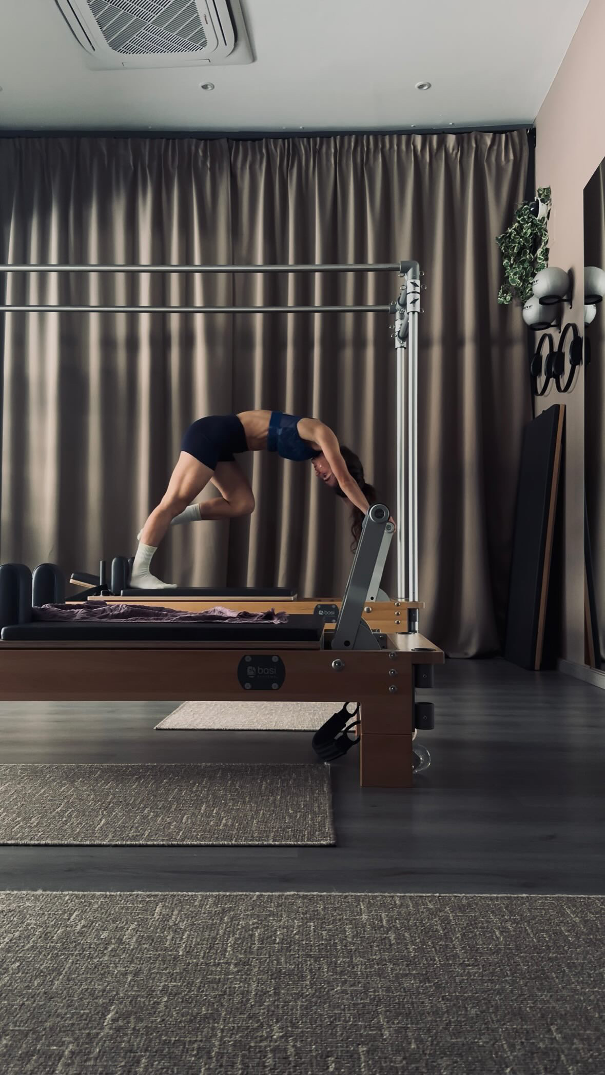 Pilates reformer pike stretch στο TheraKinesisLab